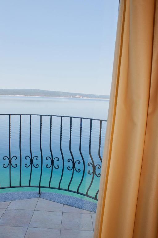 Hotel Vali Dramalj Криквеница Екстериор снимка