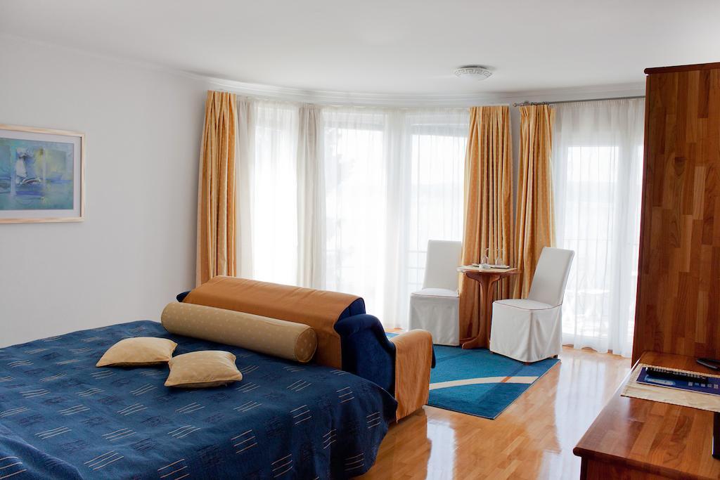 Hotel Vali Dramalj Криквеница Стая снимка
